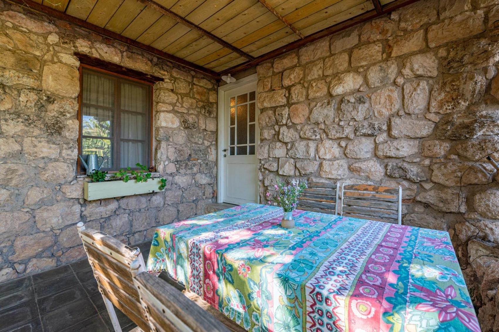 Hemdatya Stone Suites In The Galilee Ilaniya Rum bild
